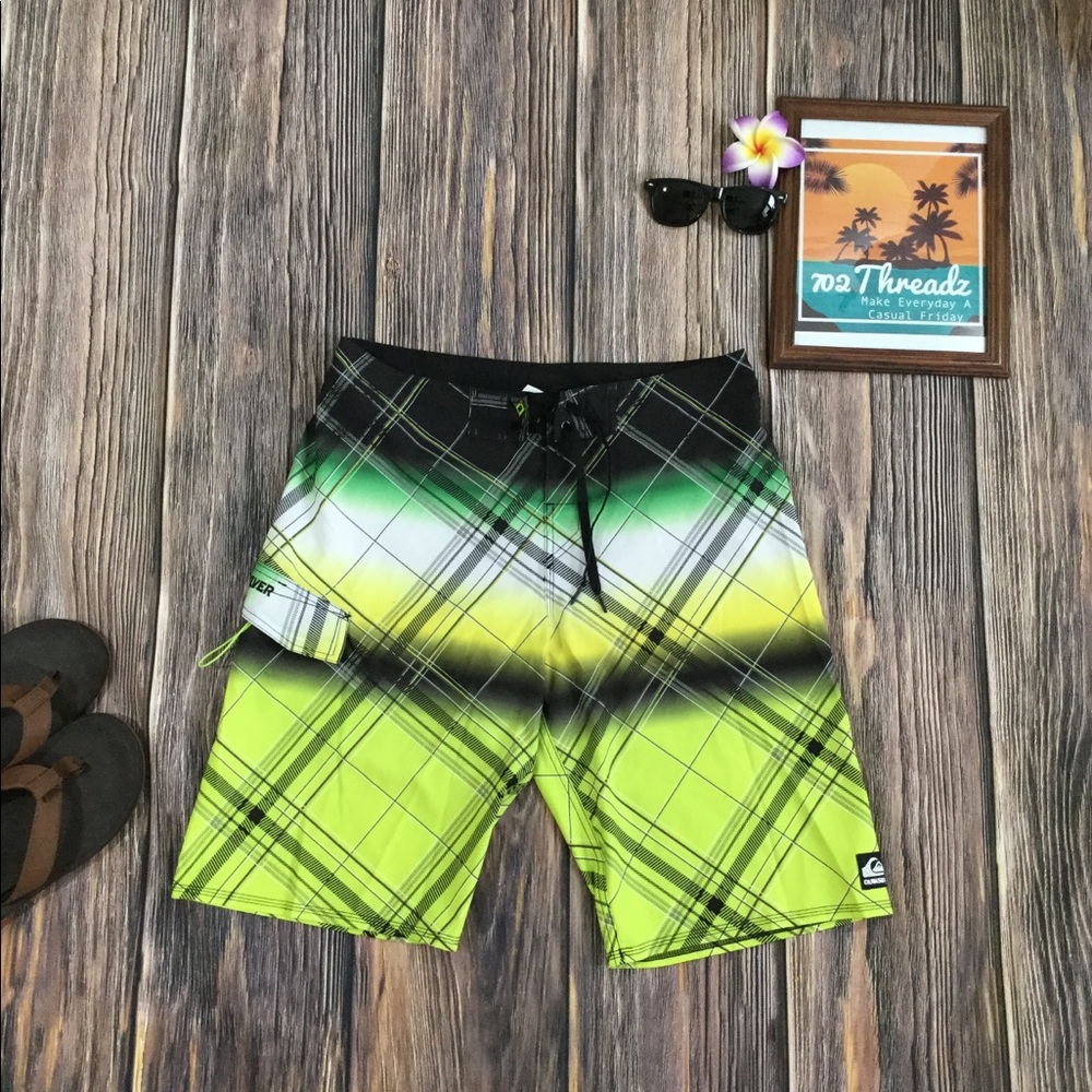 Quicksilver Board Shorts Size 33